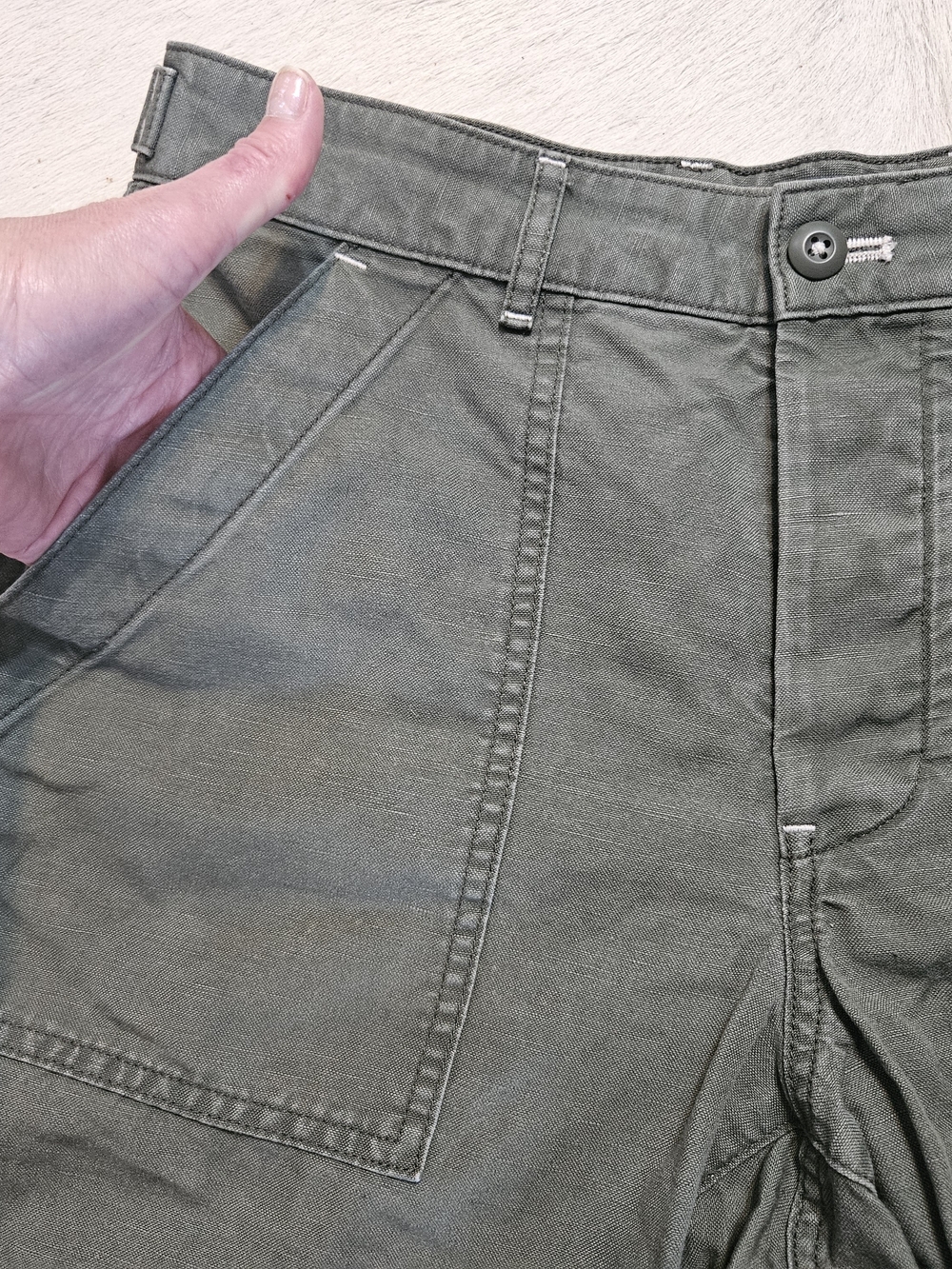 Men's J CREW Olive Green Utility Shorts Sz. 31 - Picture 3 of 7